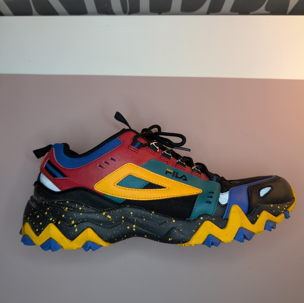 Men's Fila Athletic shoes - size 11